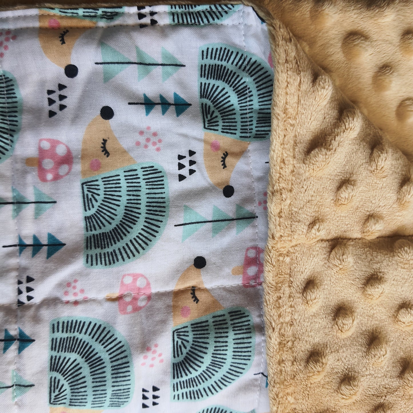 60x80cm, Hedgehogs Print & Cappuccino Plush Weighted Blanket, 2.5kg