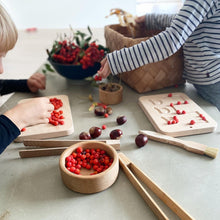 Charger l&#39;image dans la galerie, a boy playing good wood preschool wooden board