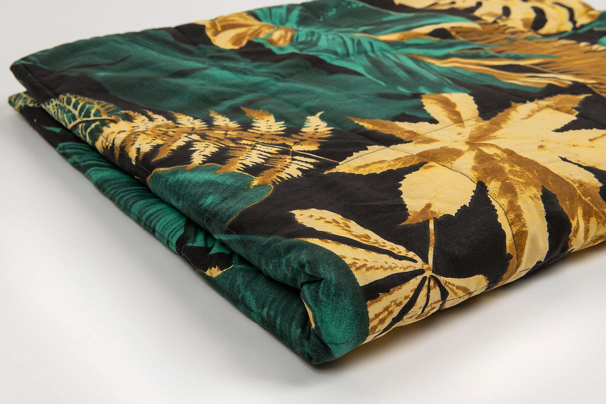 EXOTIC JUNGLE WEIGHTED BLANKET