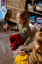 Charger l&#39;image dans la galerie, CHILDREN SITTING ON GOOD WOOD CHAIRS