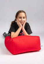 Charger l&#39;image dans la galerie, GIRL LEANING UPON RED COTTON SQUARE POUF