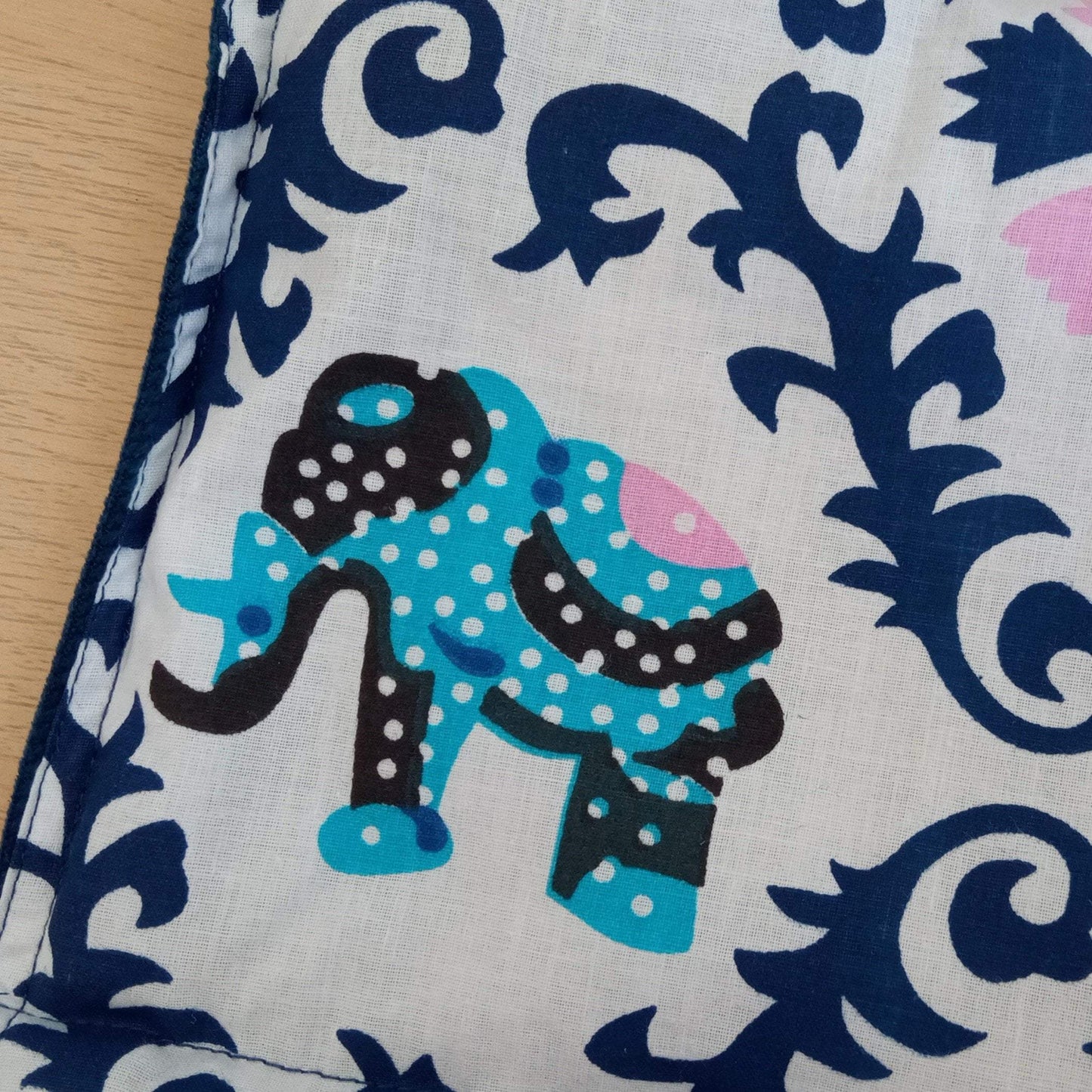 Éléphants indiens 60x80cm avec couverture en velours bleu marine, 2kg